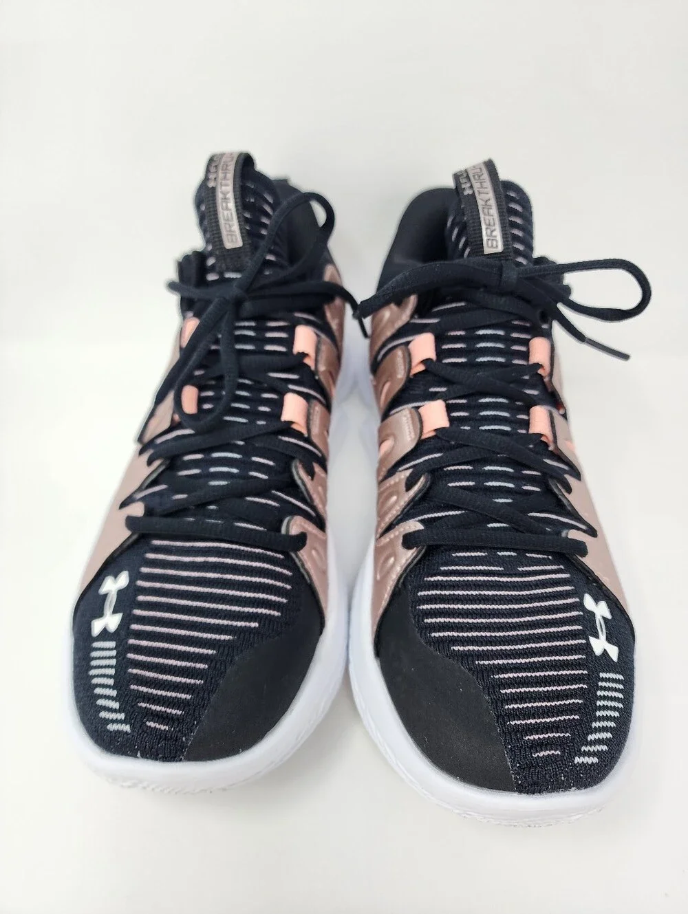 Under Armour Flow Breakthru-4 Basketball Shoes